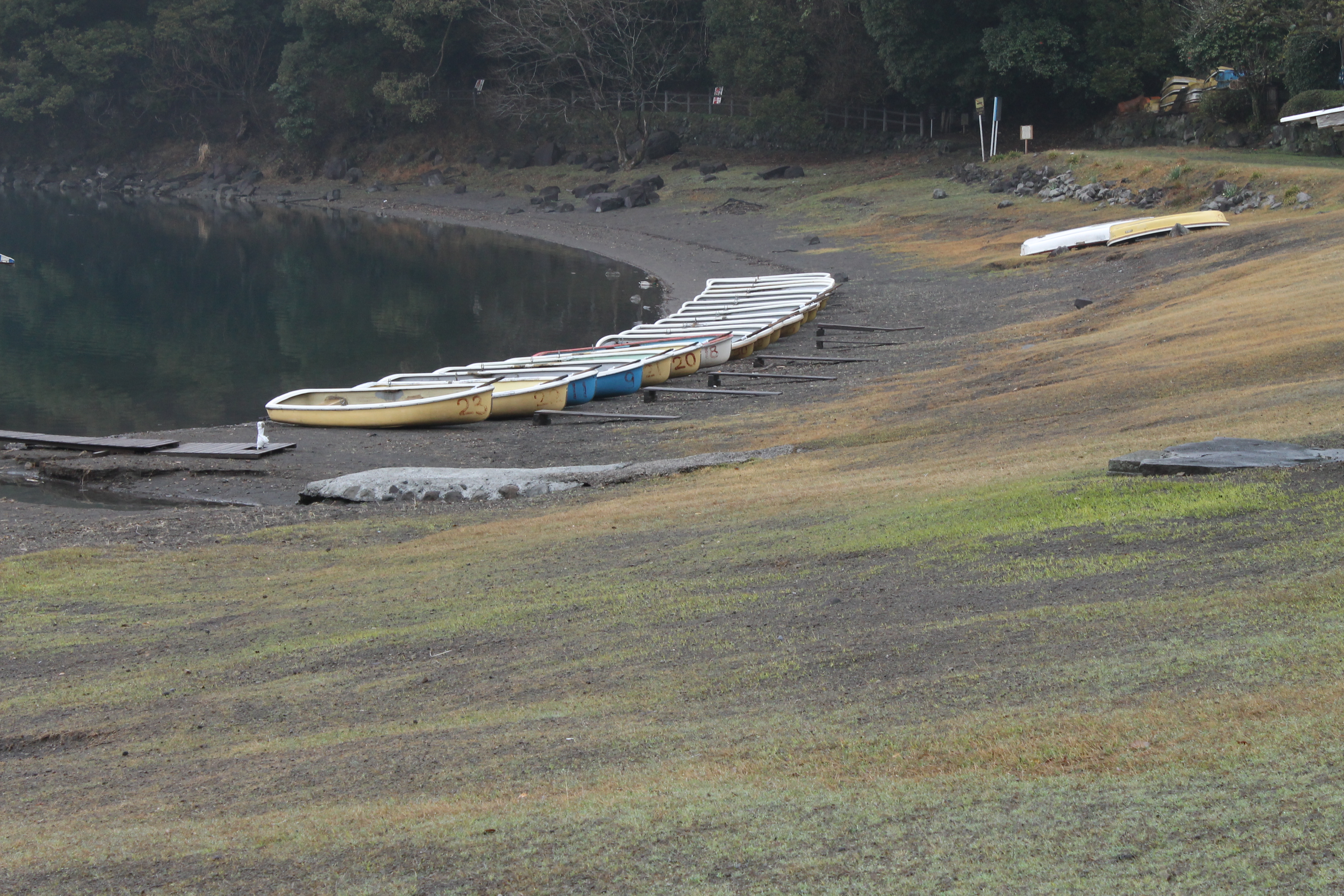 <b>ISO800 / EOS Kiss X50 / EF-S 18-55mm F3.5-5.6 IS II / 約5.8MB / 4,272×2,848 / 1/100秒 / F11 / -0.3EV / WB:太陽光 / 55mm</b>