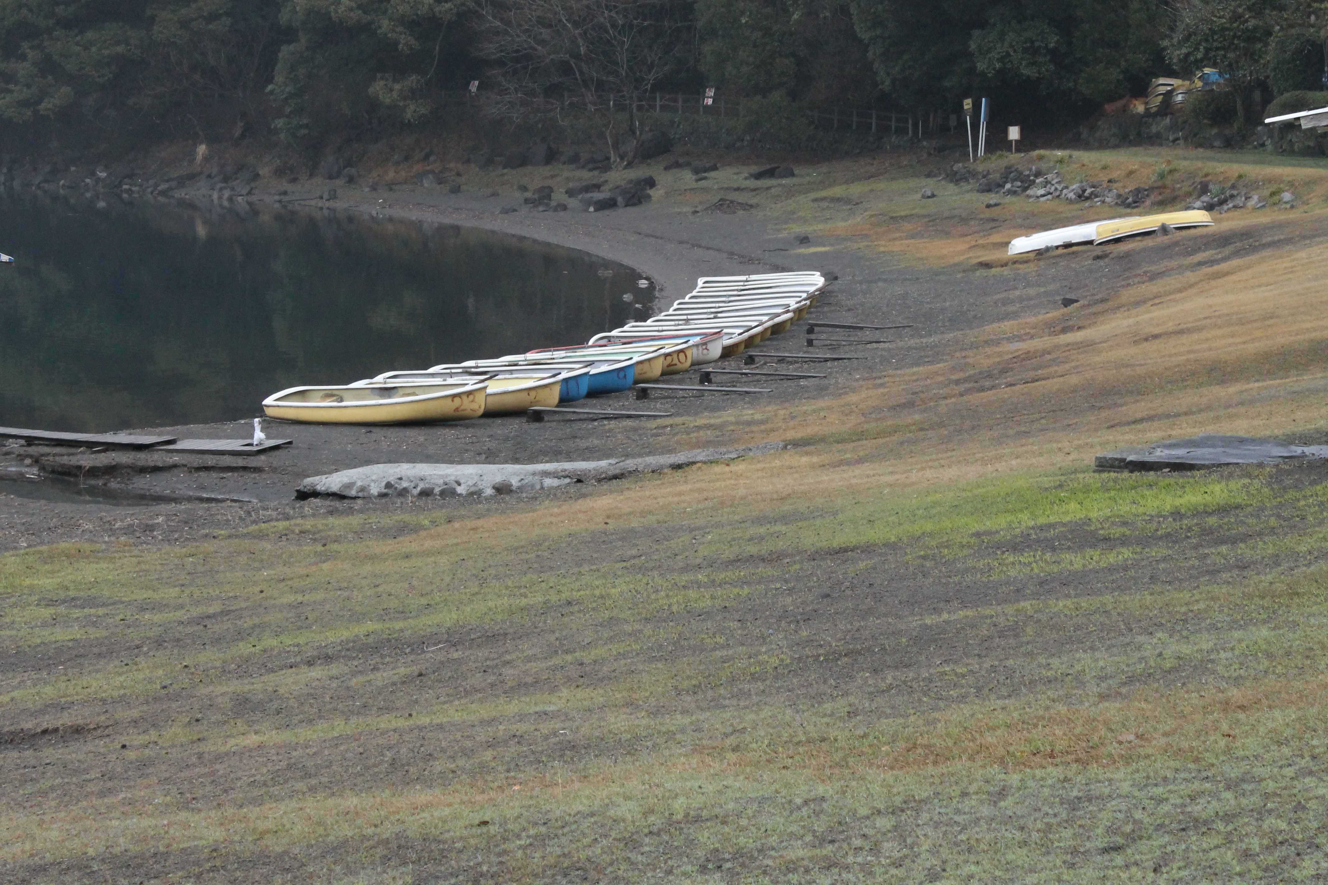 <b>ISO3200 / EOS Kiss X50 / EF-S 18-55mm F3.5-5.6 IS II / 約5.7MB / 4,272×2,848 / 1/400秒 / F11 / -0.3EV / WB:太陽光 / 55mm</b>