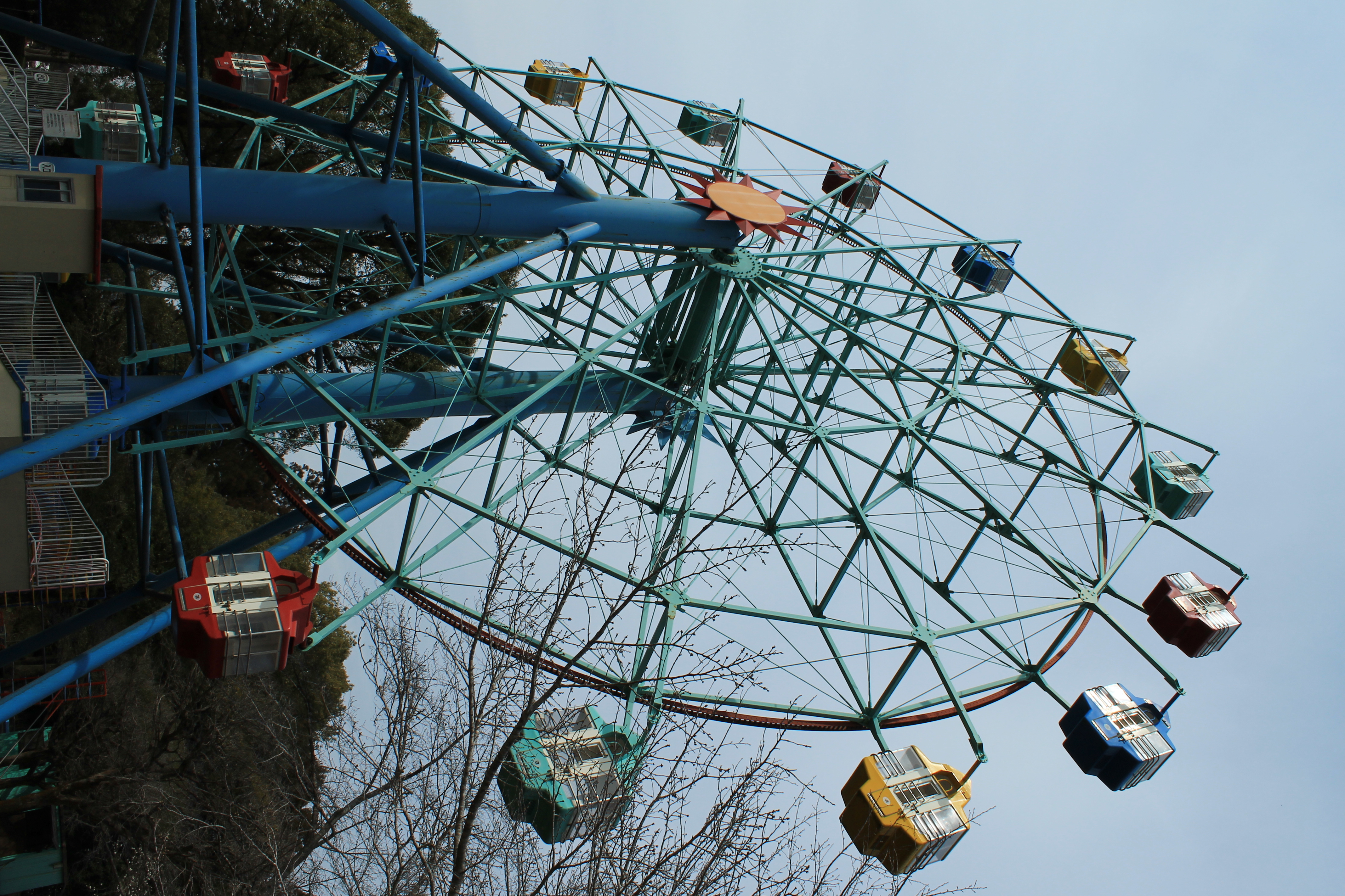 <b>雰囲気:ほの暗くひっそりと / EOS Kiss X50 / EF-S 18-55mm F3.5-5.6 IS II / 約5.5MB / 2,848×4,272 / 1/250秒 / F16 / -0.7EV / ISO100 / WB:オート / 18mm</b>