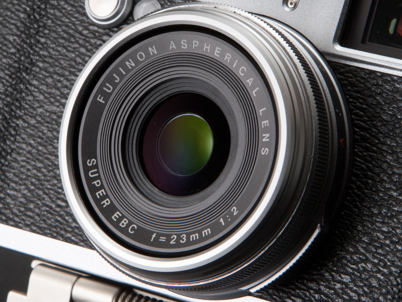 <b>絞り羽根の様子。写真はF2（開放）</b>