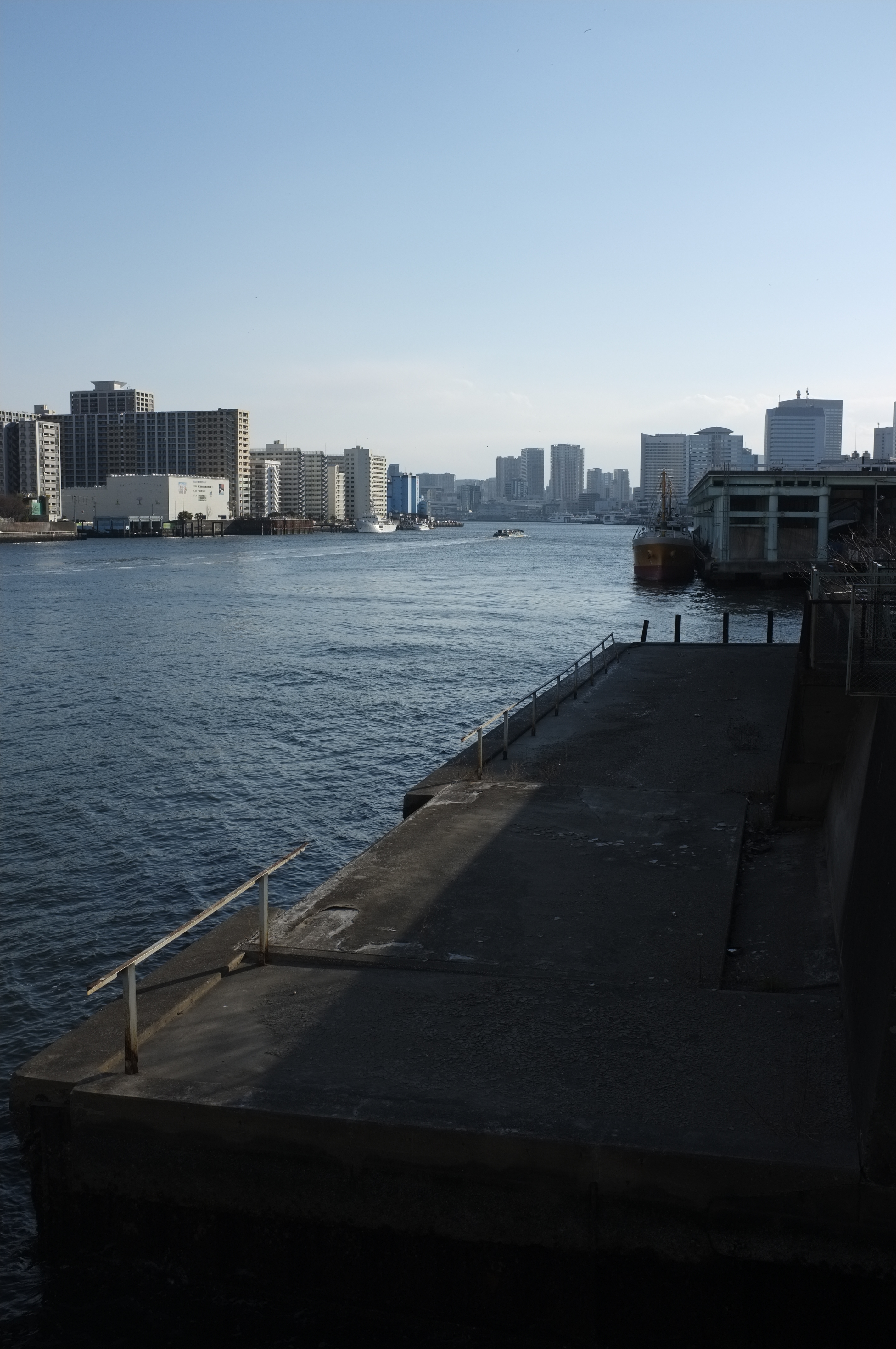 <b>FinePix X100 / 4,288×2,848 / 1/500秒 / F8 / 0EV / ISO200 / WB:オート / 23mm</b>