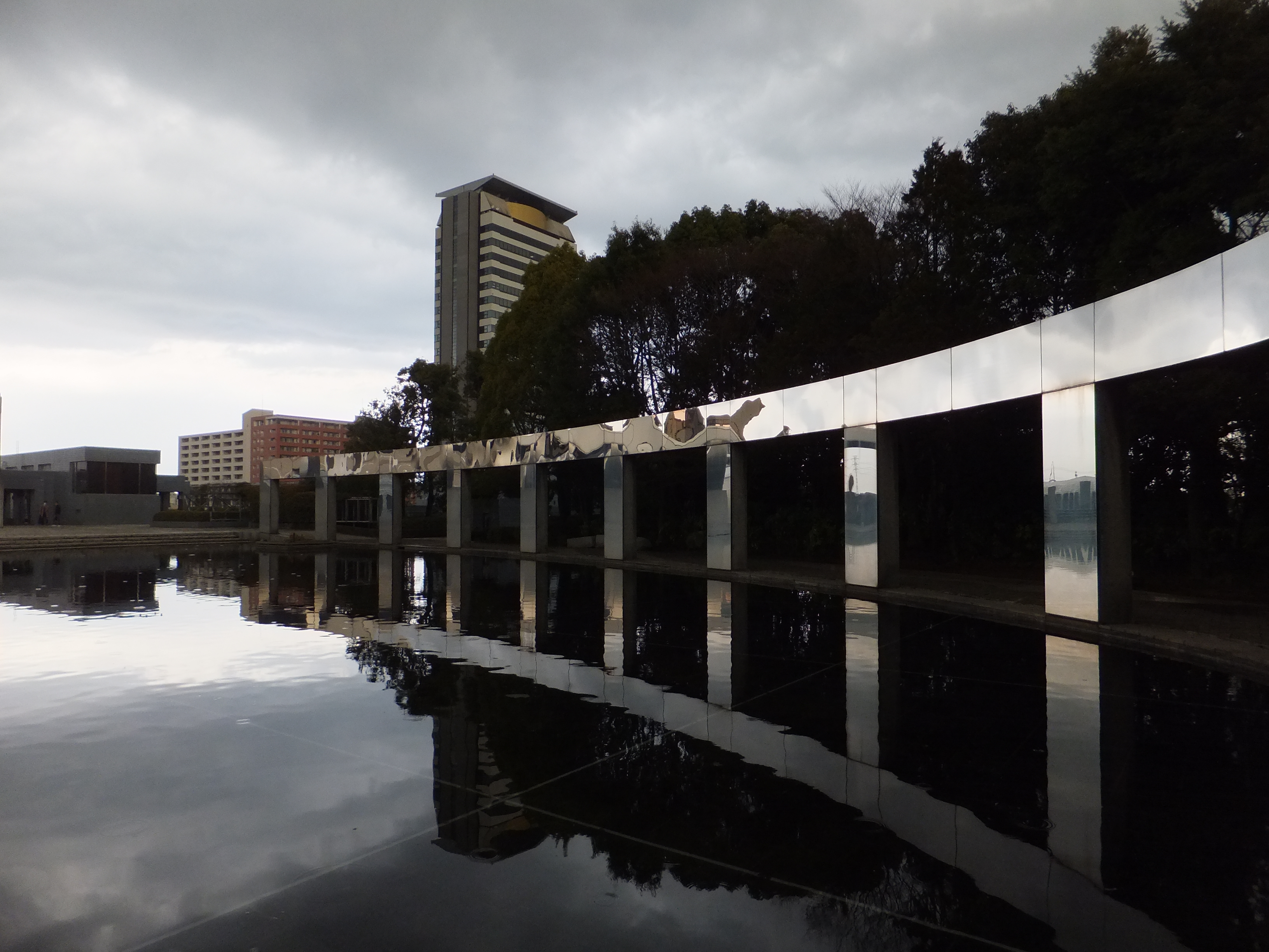 <b>ダイナミックレンジ800％ / FinePix F550EXR / 約3.3MB / 3,264×2,448 / 1/340秒 / F3.5 / 0.0EV / ISO200 / WB:オート / 4.4mm</b>