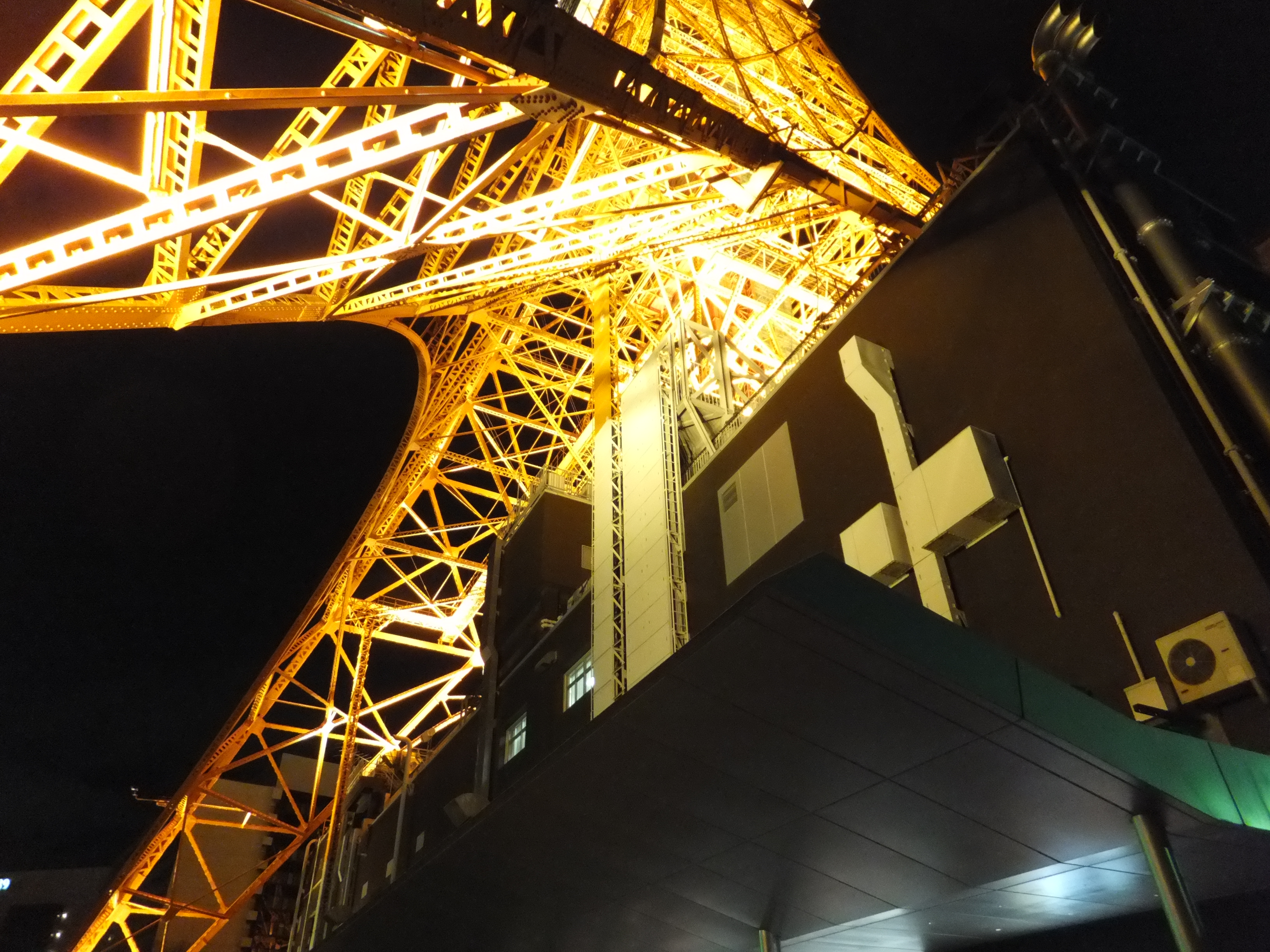 <b>高感度・低ノイズ優先 / FinePix F550EXR / 約3.5MB / 3,264×2,448 / 1/40秒 / F3.5 / 0.0EV / ISO1600 / WB:オート / 4.4mm</b>