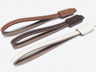 <b>上から、チョコレート、ブラウン、ベージュ</b>