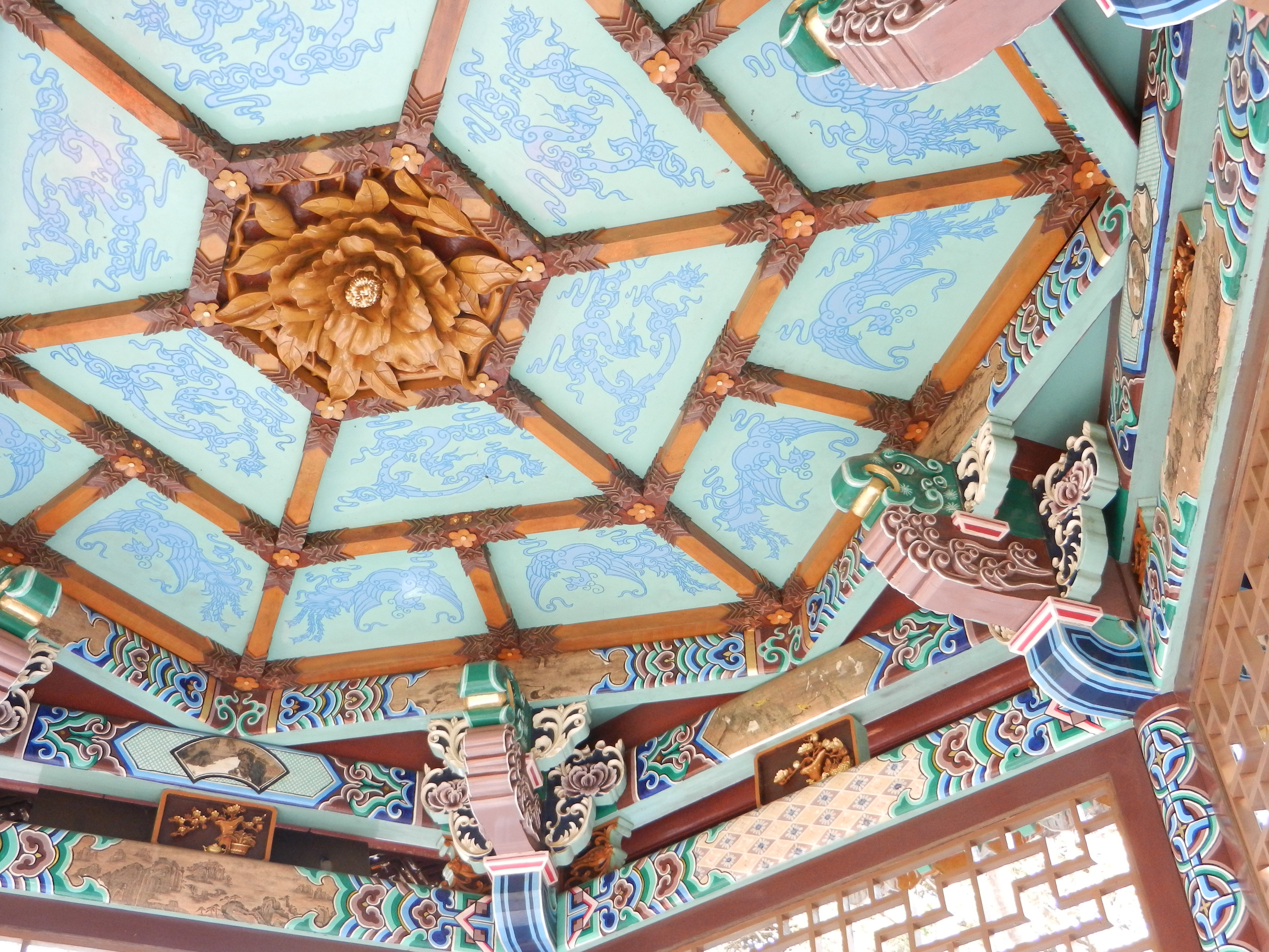 <b>ハイキー / COOLPIX S9100 / 4.9MB / 4,000×3,000 / 1/13秒 / F4 / 0.0EV / ISO400 / WB:オート / 6.9mm</b>