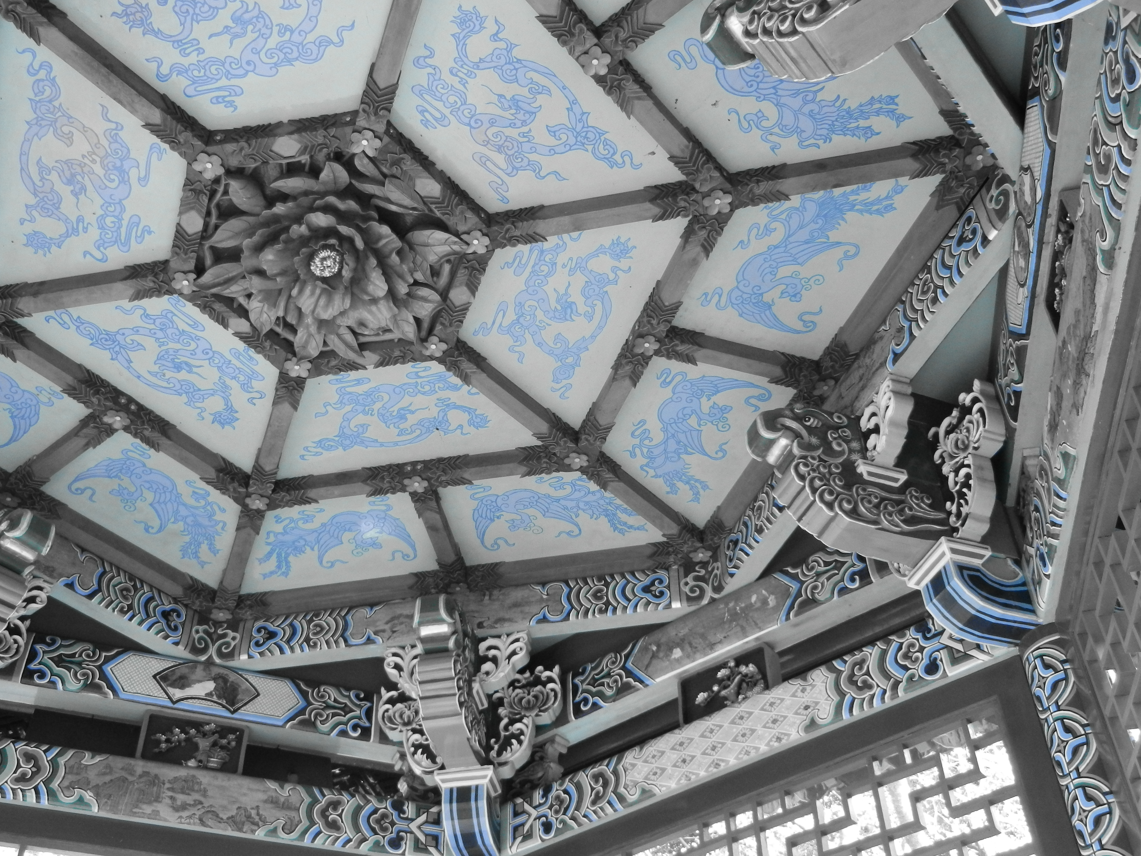 <b>セレクトカラー（一例） / COOLPIX S9100 / 4.8MB / 4,000×3,000 / 1/20秒 / F4 / 0.0EV / ISO400 / WB:オート / 6.9mm</b>