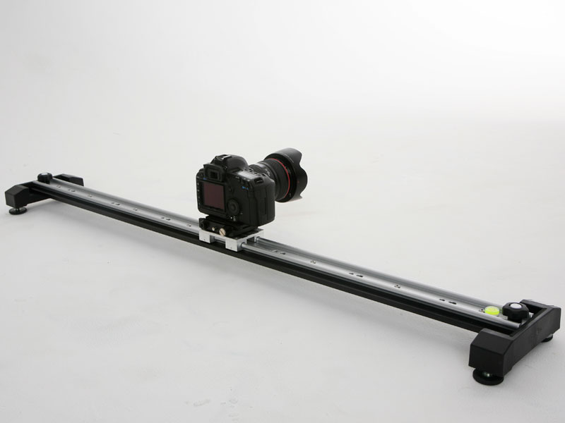 <b>デジタル一眼レフカメラをを装着したところ</b>