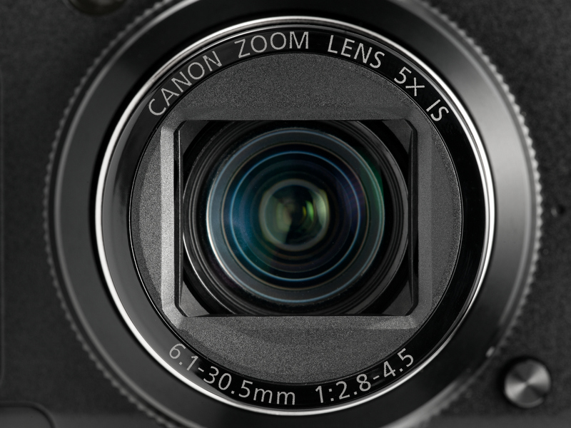 <b>【PowerShot G12】28-140mm相当の5倍ズーム。開放F値はF2.8-4.5とまあまあ普通</b>