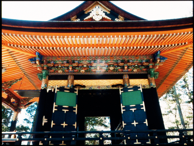 <b>【PowerShot S95】PowerShot G12より少し大きめの3型46.1万ドット。やはり色の偏りは少ない</b>