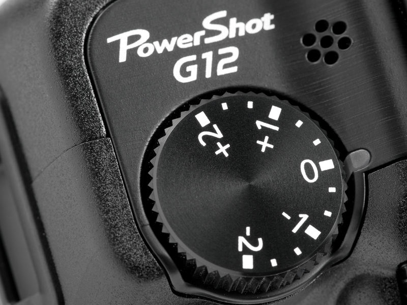 <b>【PowerShot G12】左手側肩にある露出補正ダイヤル。個人的にはとても操作しづらい場所だと思う</b>