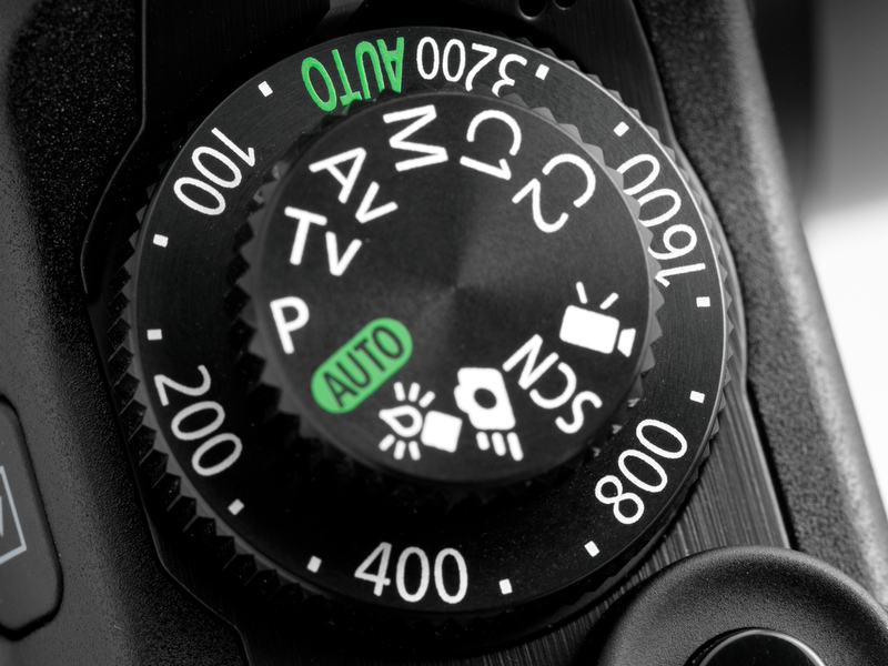 <b>【PowerShot G12】対照的にとても使い勝手のいいISOダイヤル</b>