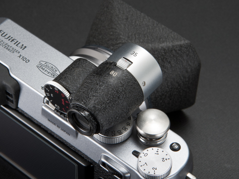 <b>シャッタースピードダイヤルにかぶさってしまうのが難点。Aモードにセットして使いたい</b>