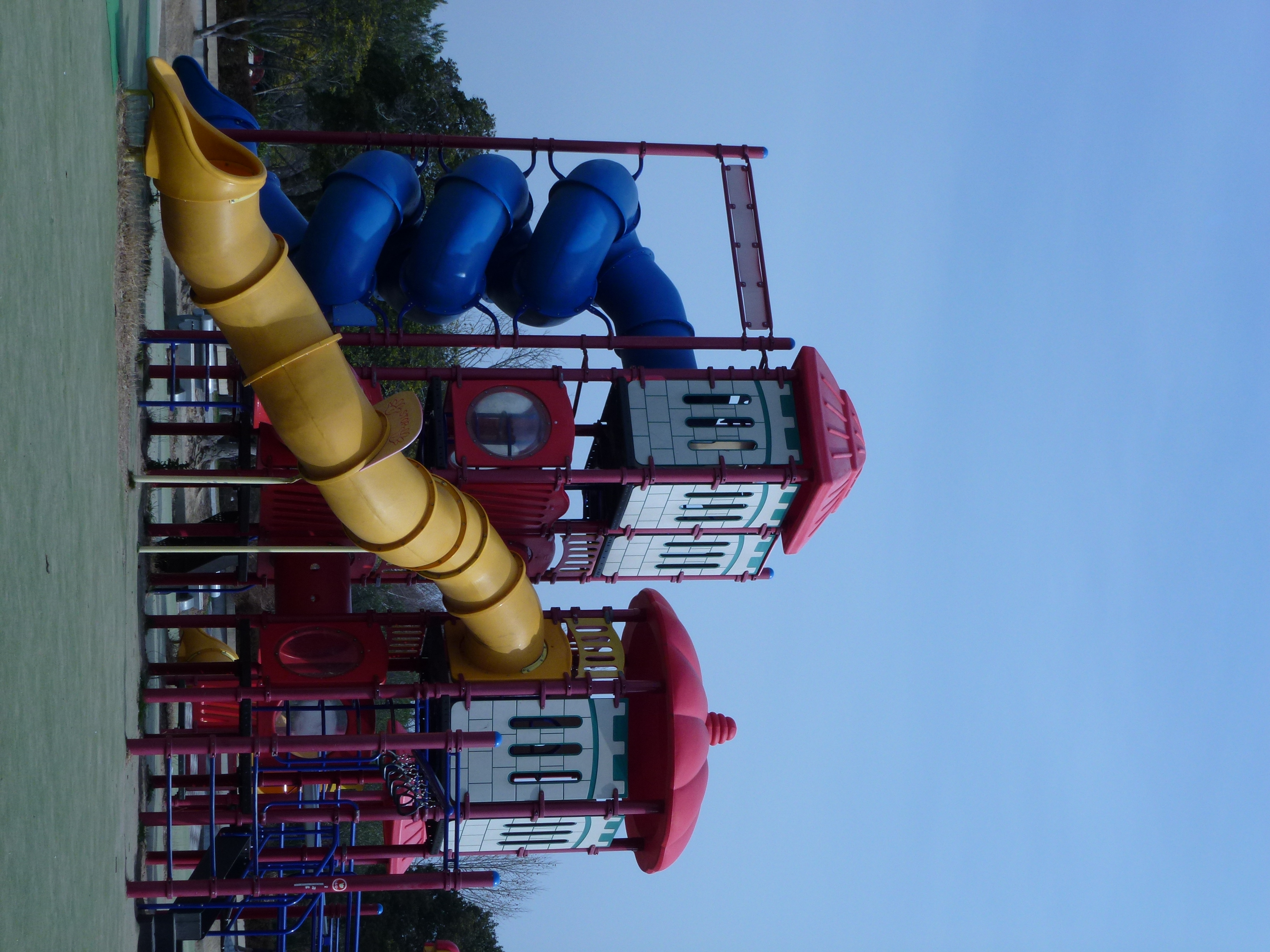 <b>カラーモード:クール / DMC-TZ20 / 5.3MB / 3,240×4,320 / 1/1,300秒 / F4.4 / -0.3EV / ISO100 / WB:オート / 10.1mm</b>