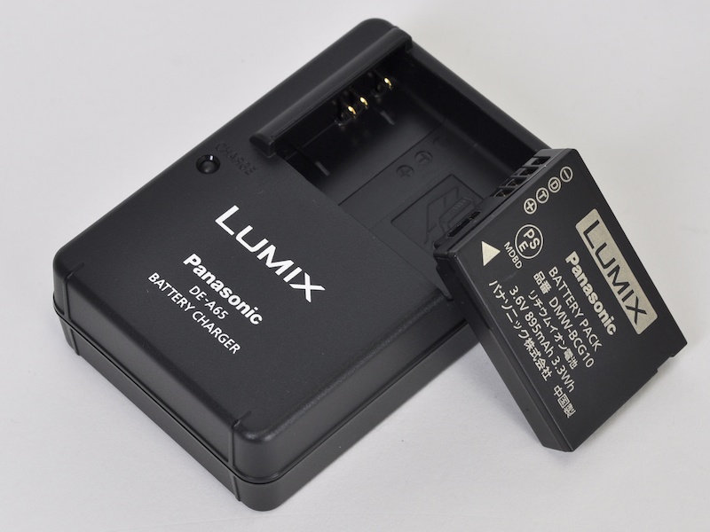 <b>バッテリーはDMW-BCG10。撮影可能枚数は約260枚</b>