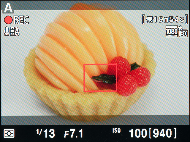 <b>こちらは動画撮影中の画面。右上に撮影可能な残り時間が表示される。フルHDモードだと最長20分まで</b>