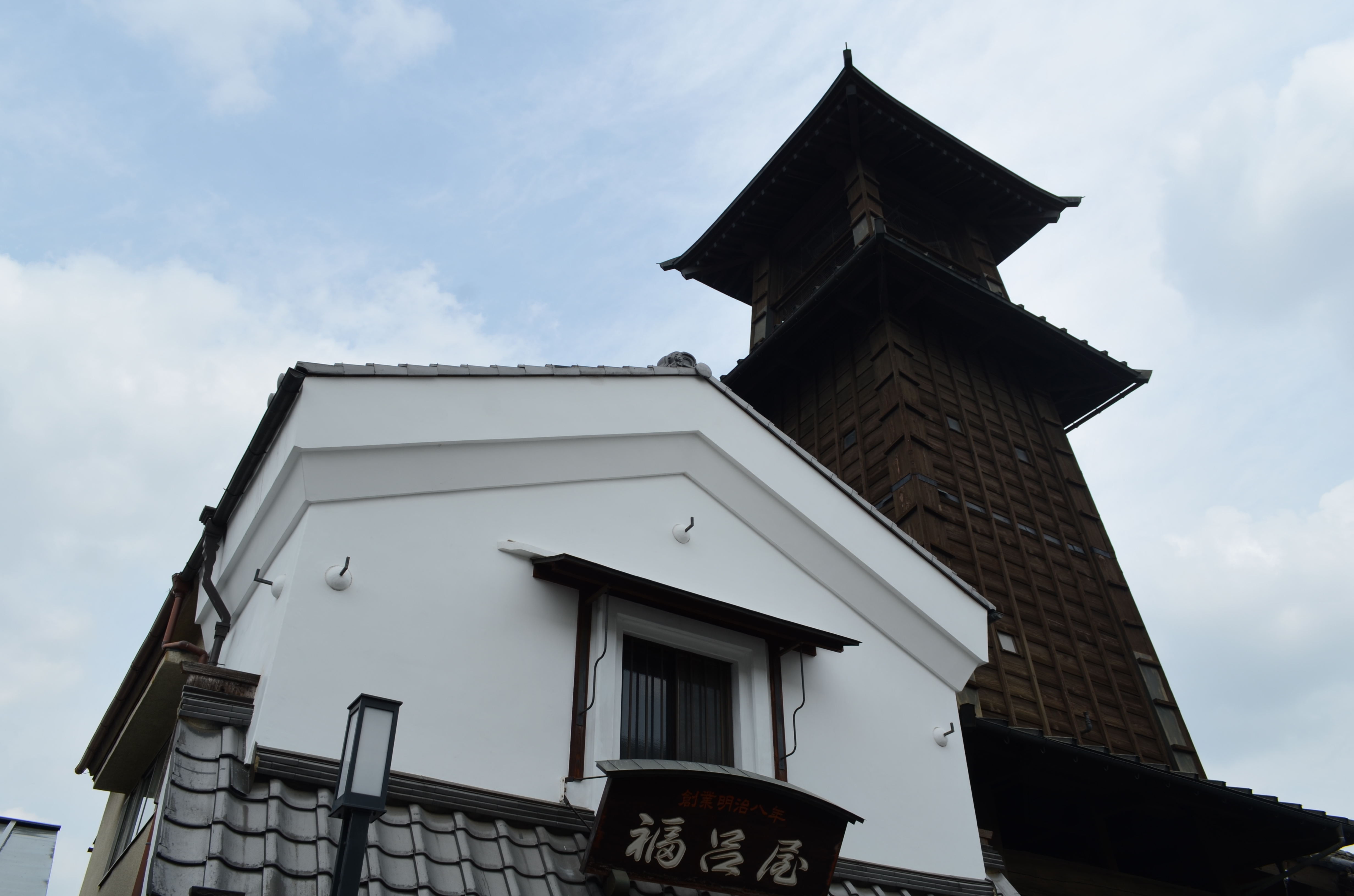 <b>HDR（露出差:オート） / D5100 / AF-S DX NIKKOR 18-55mm F3.5-5.6 G VR / 4,928×3,264 / 1/250秒 / F8 / 0.3EV / ISO100 / WB:太陽光 / 18mm（27mm相当）</b>