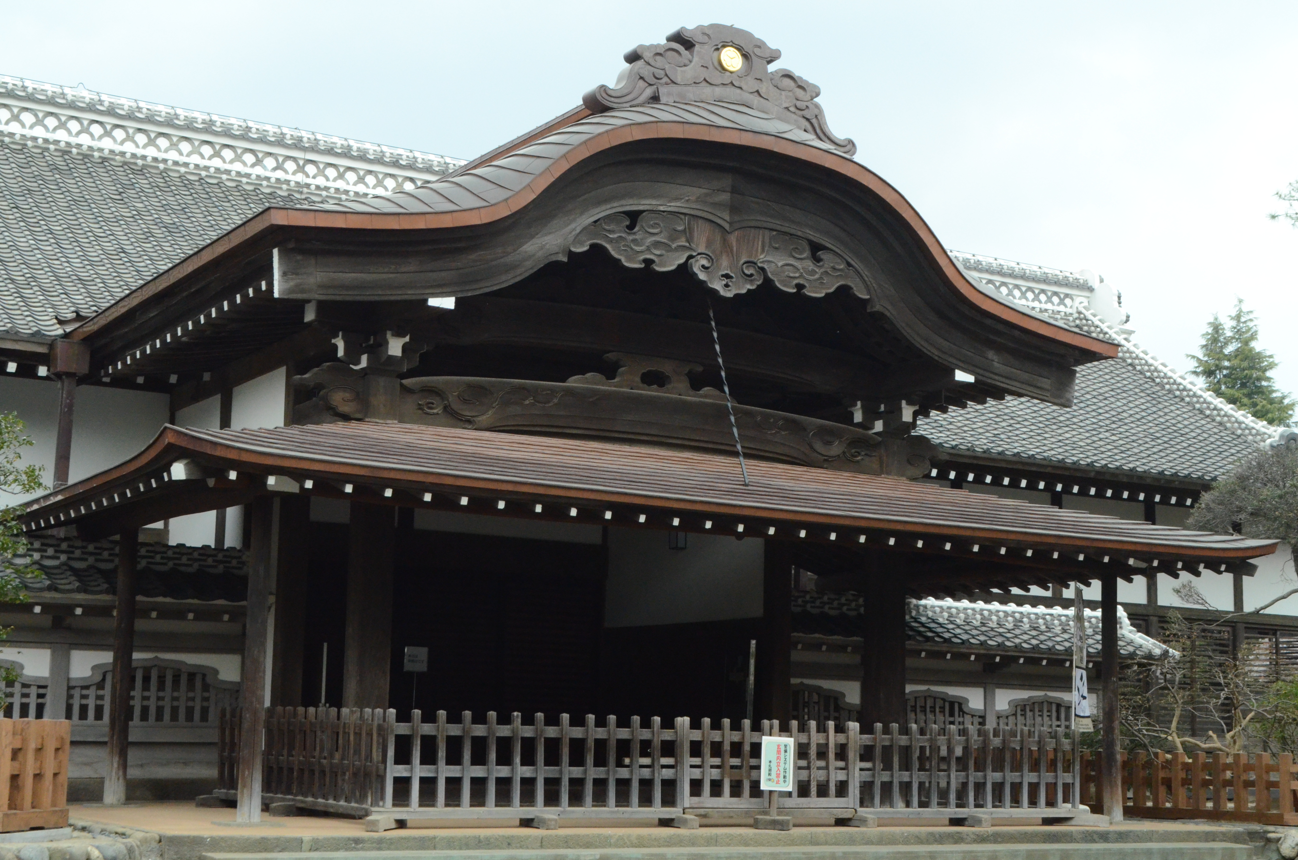 <b>ISO3200 / D5100 / AF-S DX NIKKOR 18-55mm F3.5-5.6 G VR / 4,928×3,264 / 1/400秒 / F13 / 0.3EV / WB:オート / 35mm（52.5mm相当）</b>