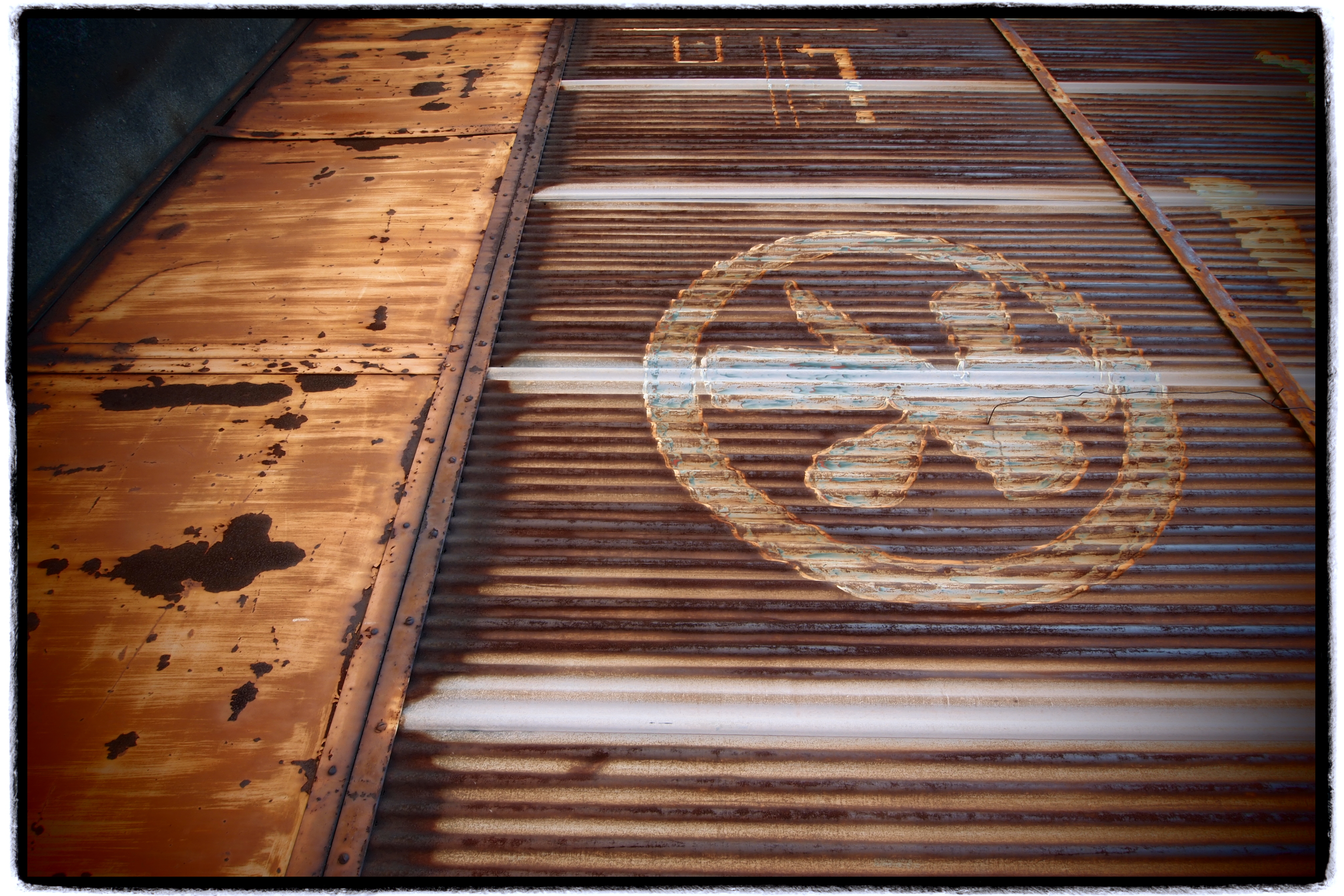 <b>トイフォトとフレーム効果の組み合わせは大のお気に入りで、個人的にデフォルトにしてたりする。E-PL2 / M.ZUIKO DIGITAL ED 9-18mm F4-5.6 / 絞り優先AE / トイフォト I + フレーム効果 / 4,032×2,688 / 1/60秒 / F8 / 0EV / ISO200 / WB:オート / 9mm（18mm相当）</b>