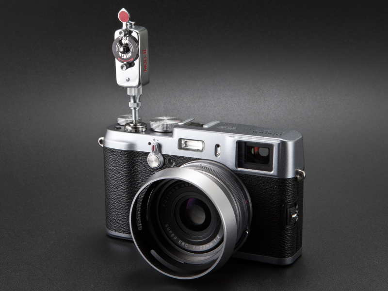 <b>外付けセルフタイマーは、集合写真の雰囲気を盛り上げるときに役立つかもしれない</b>