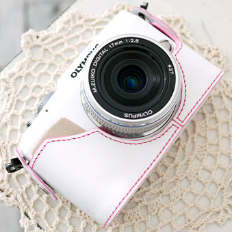 <b>ホワイト/ピンク</b>