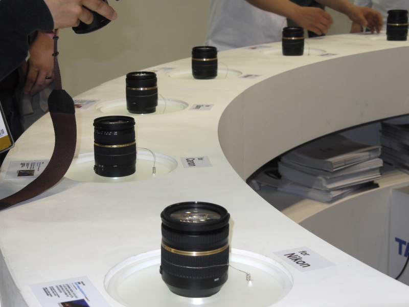 <b>各種交換レンズを試せるコーナー</b>