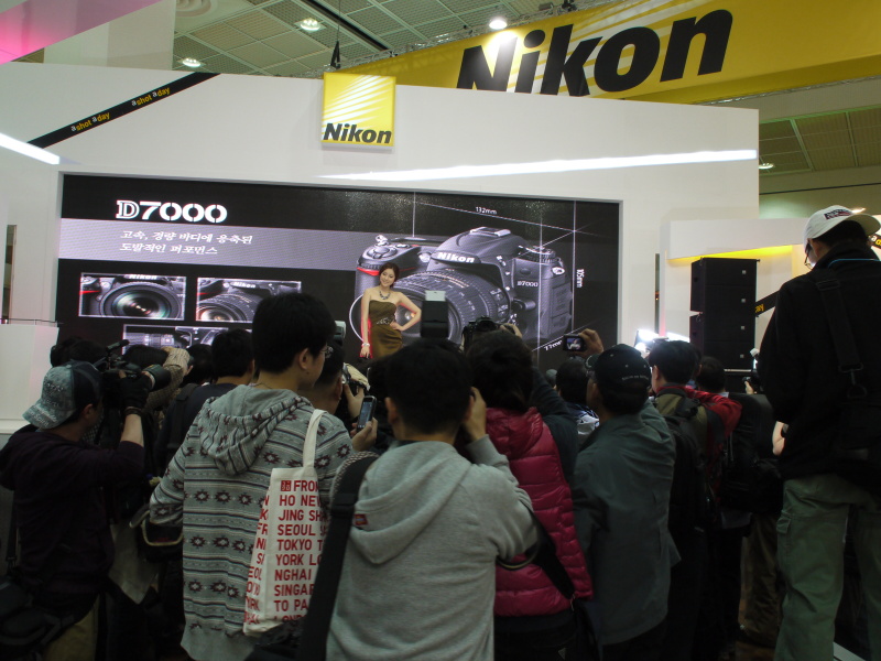 <b>メインステージの様子</b>