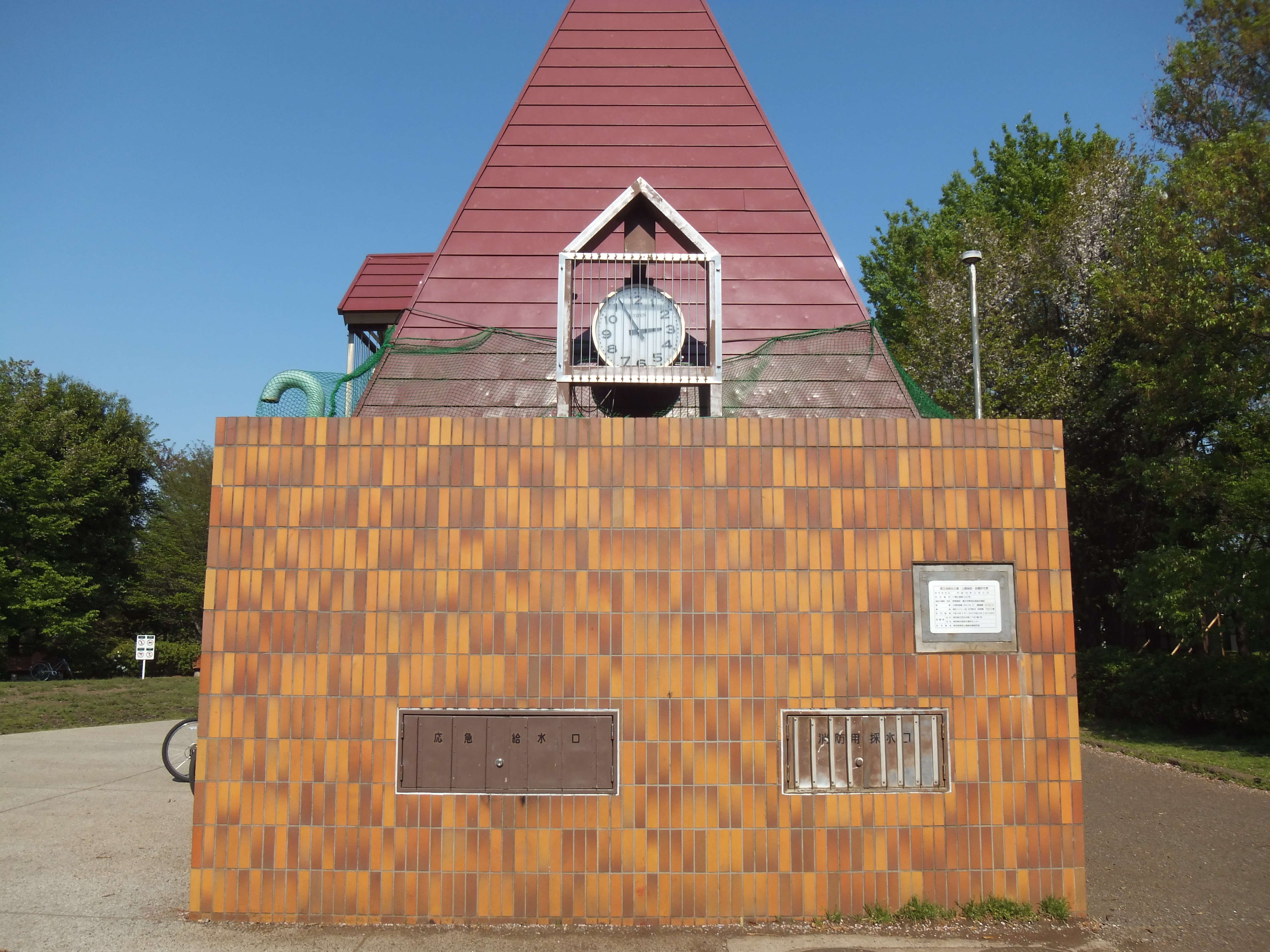 <b>広角端/FinePix Z900EXR / 4,608×3,456 / 1/500秒 / F6.2 / 0EV / ISO100 / プログラム / WB:オート / 5mm</b>