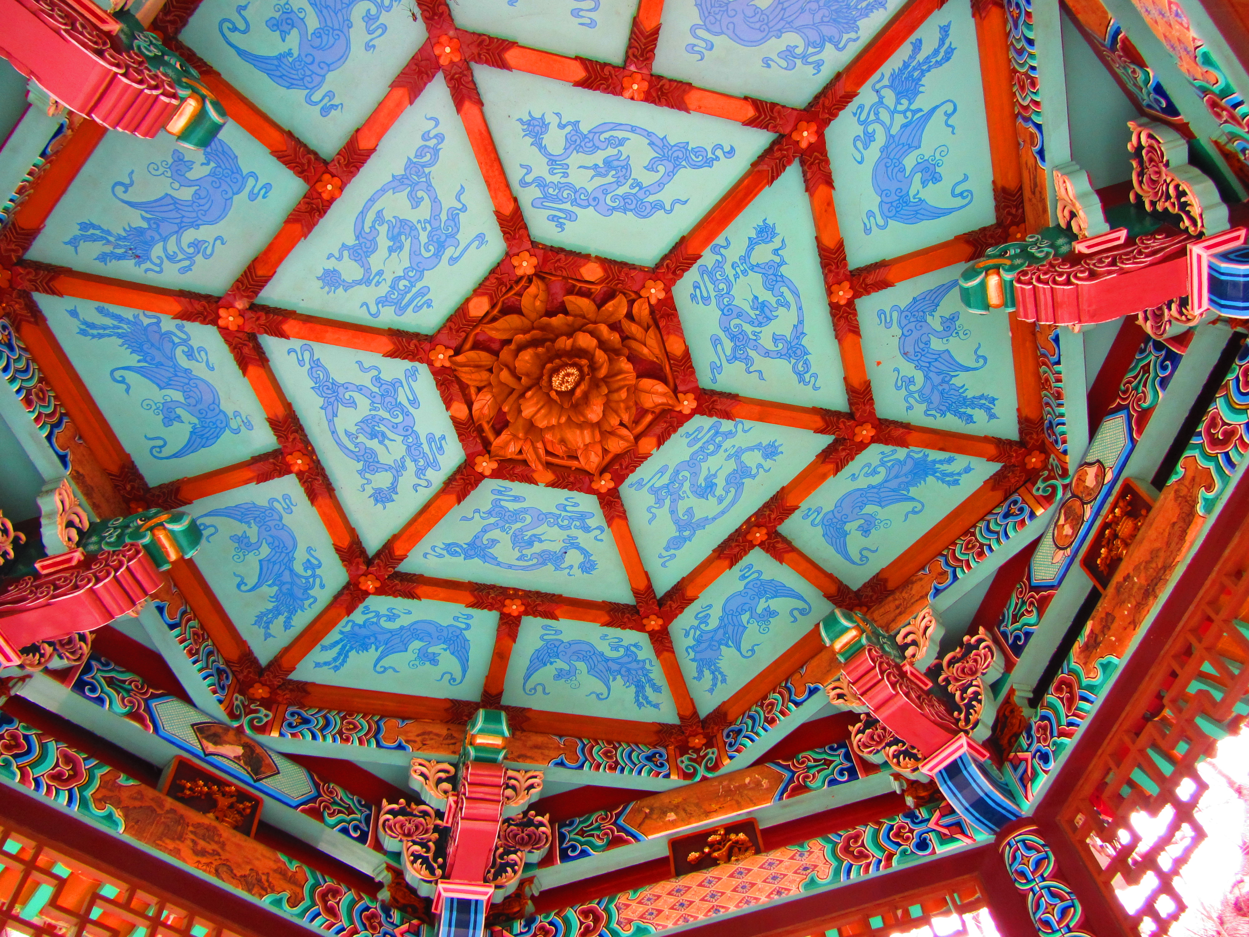 <b>クリエイティブフィルターモード:極彩色 / PowerShot SX230 HS / 3.8MB / 4,000×3,000 / 1/60秒 / F3.1 / 0.0EV / ISO250 / WB:オート / 5mm</b>