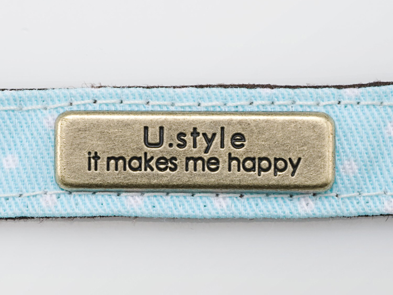 <b>ロゴを刻印したメタルプレート部</b>