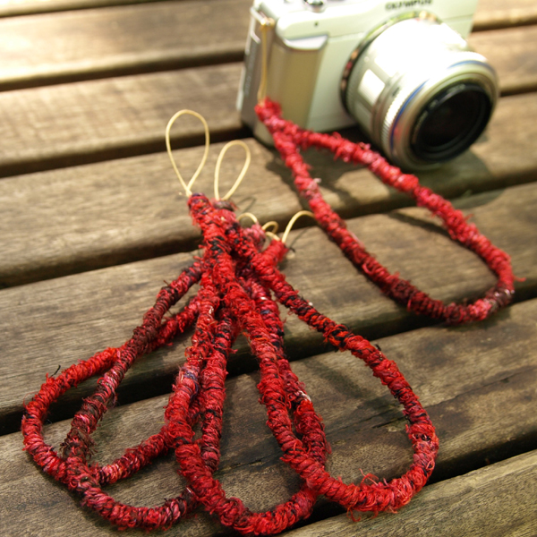 <b>ダークレッド</b>