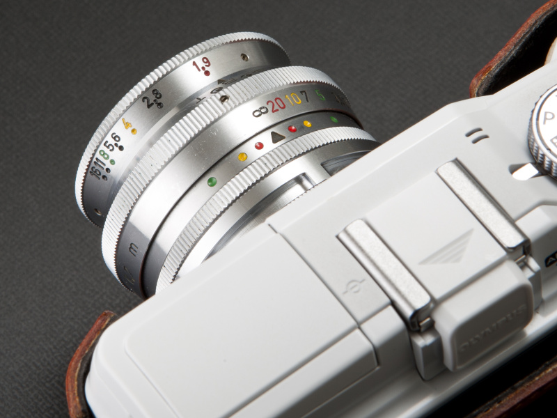 <b>独自開発したレンズ指標調節機能のおかげで、レンズの指標がほぼ真上に出た</b>