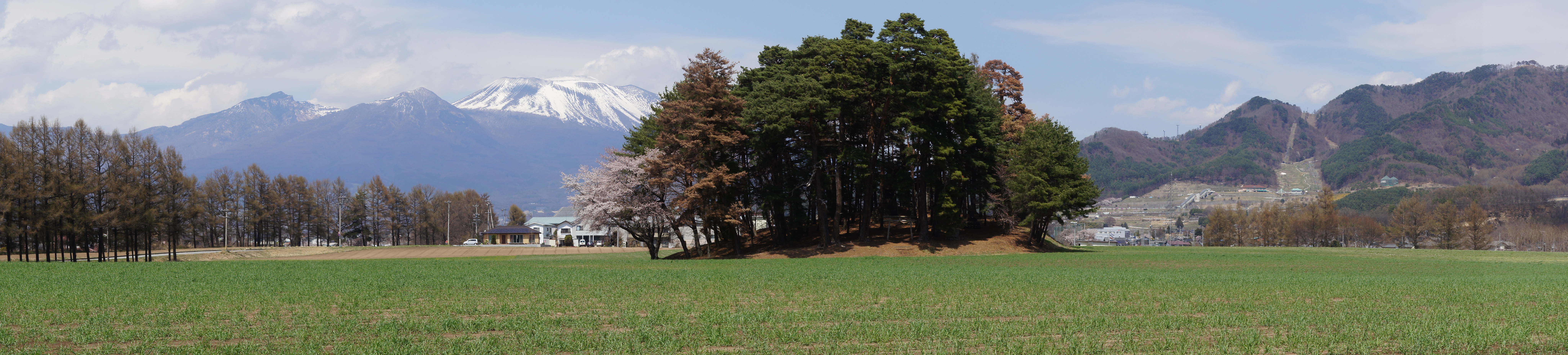 <b>α55 / DT 16-80mm F3.5-4.5 ZA / 8,192×1,856 / 1/200秒 / F10 / 0EV / ISO100 / スイングパノラマ / WB:オート / 45mm</b>