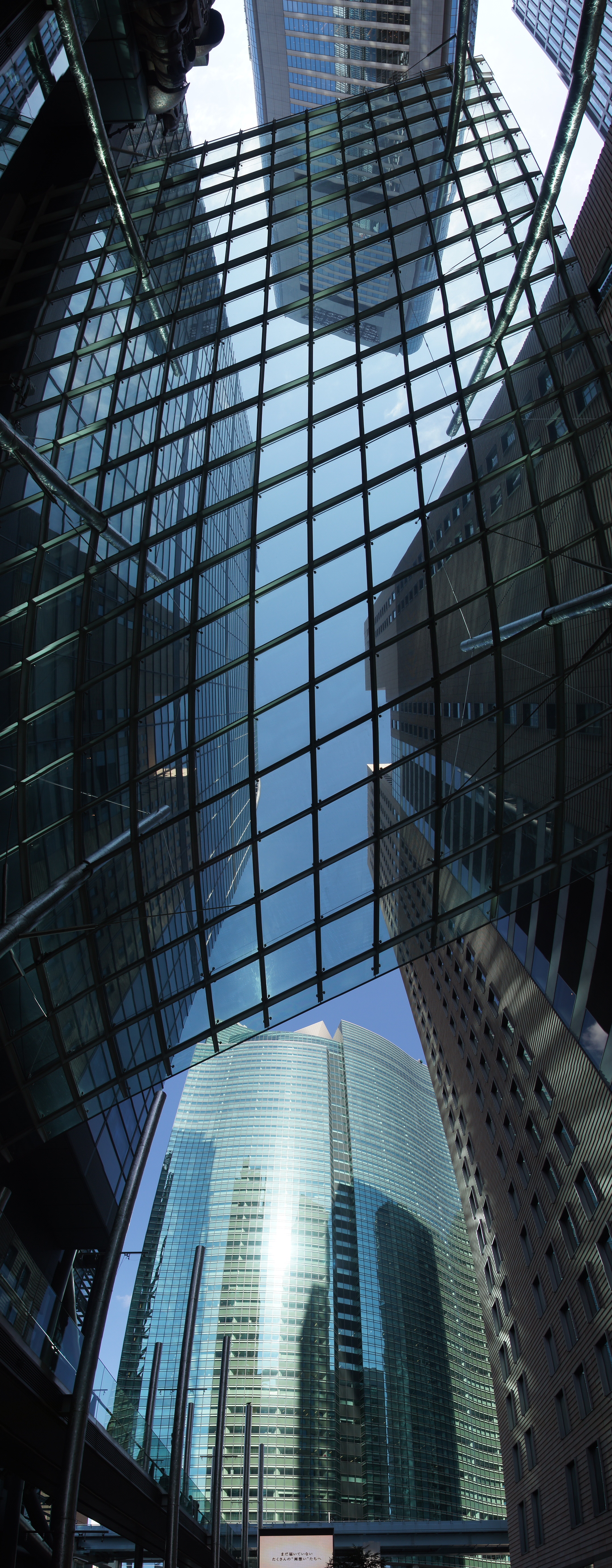 <b>α55 / DT 16-80mm F3.5-4.5 ZA / 2,160×5,536 / 1/160秒 / F8 / 0EV / ISO100 / スイングパノラマ / WB:オート / 16mm</b>