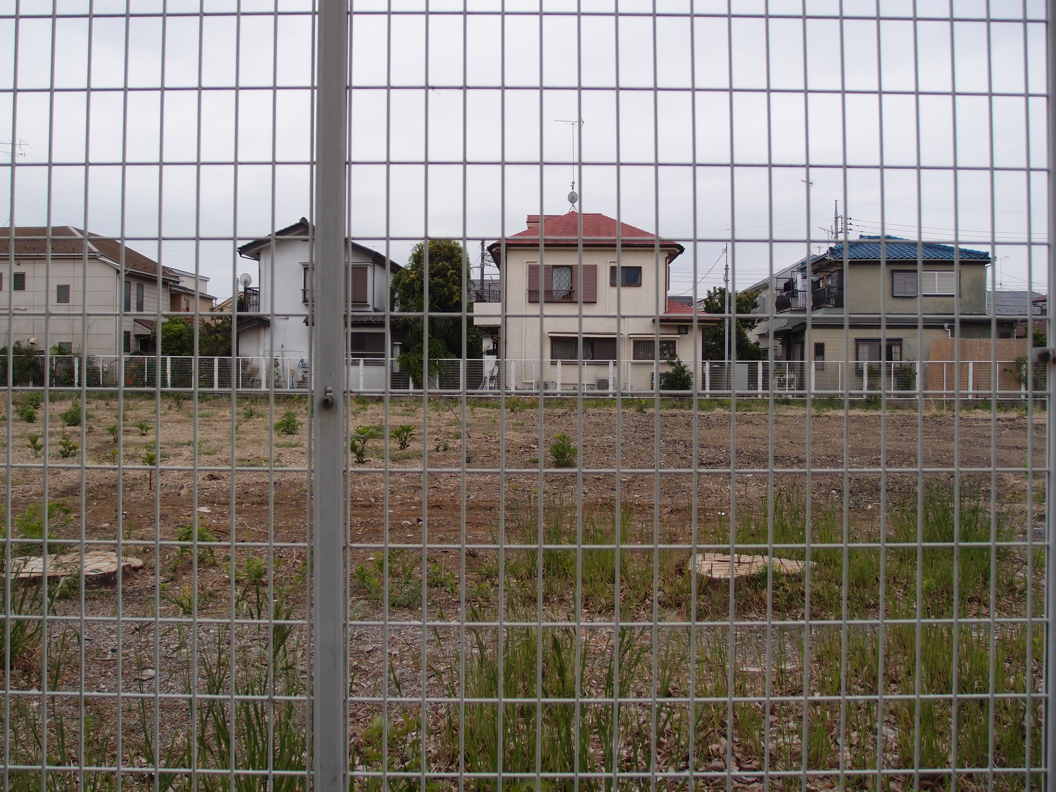 <b>ちなみにワイコンなし、28mm相当の撮影はこんな感じ。絞り開放、ピントは遠景に合わせたが、画面中心から周辺まで非常にシャープだ（少しタル型の歪曲収差がある）。普通にこれだけ写るのだから、下手な工夫はいらないといえるかもしれない（笑）<br>XZ-1 / 3,648×2,736 / 1/1,250秒 / F1.8 / 0EV / ISO100 / 絞り優先AE / WB:オート / 6mm</b>