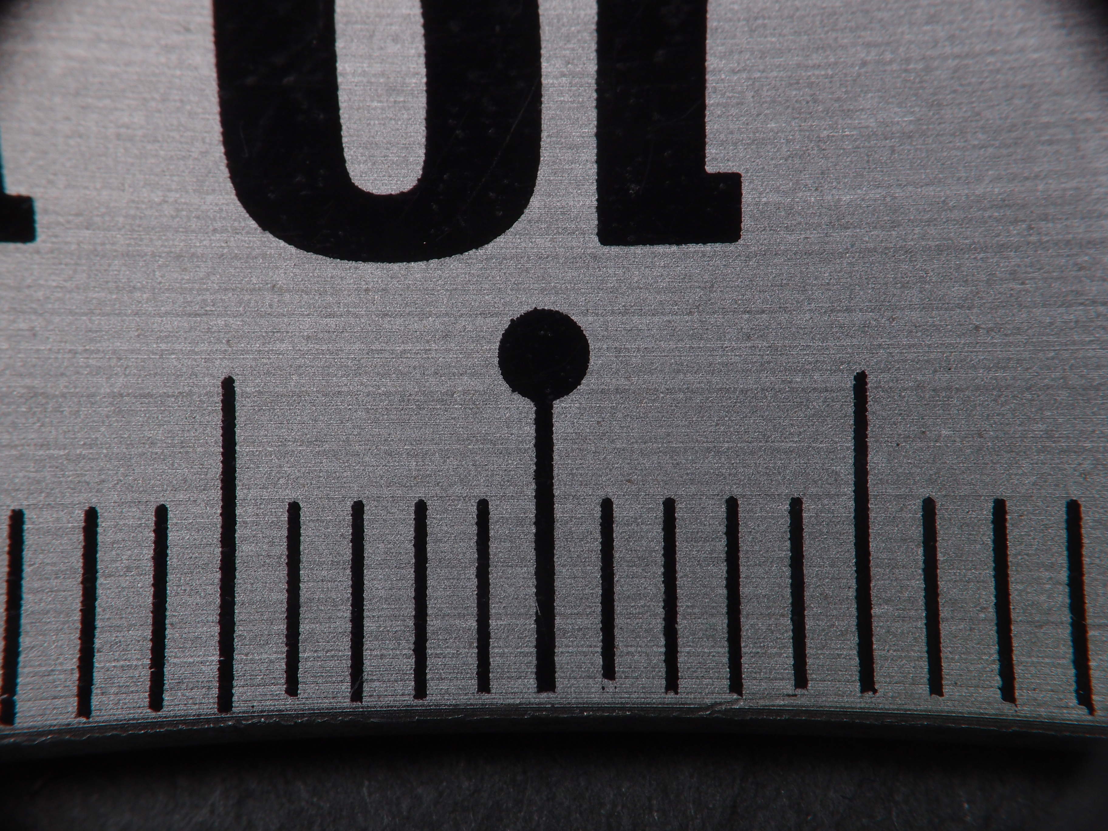 <b>112mm相当から少しワイドにズームすると、画面周辺がケラれてしまう。このシステムは望遠端だけで、倍率固定マクロとして使うと良いだろう<br>XZ-1 / 3,648×2,736 / 1/80秒 / F8 / 0EV / ISO100 / 絞り優先AE / WB:オート / 16.6mm</b>