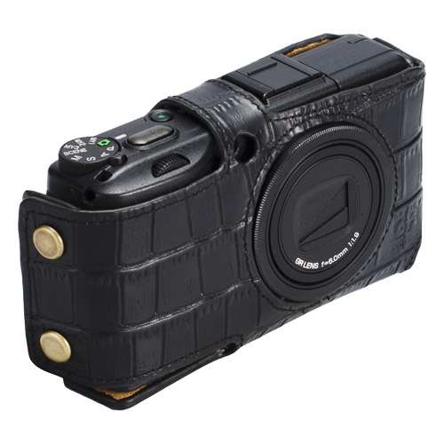 <b>クロコ調ブラック</b>