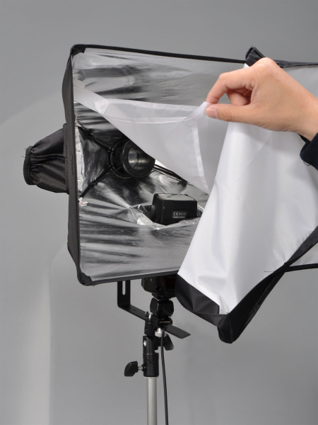 <b>スピードライトボックス（クリップオンストロボとシンクロコードは製品に含まない）</b>