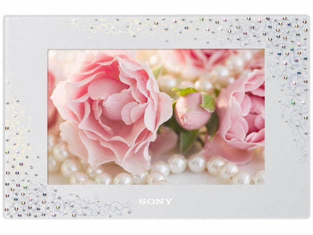 <b>写真はスワロフスキー装飾付のDPF-720 WI</b>