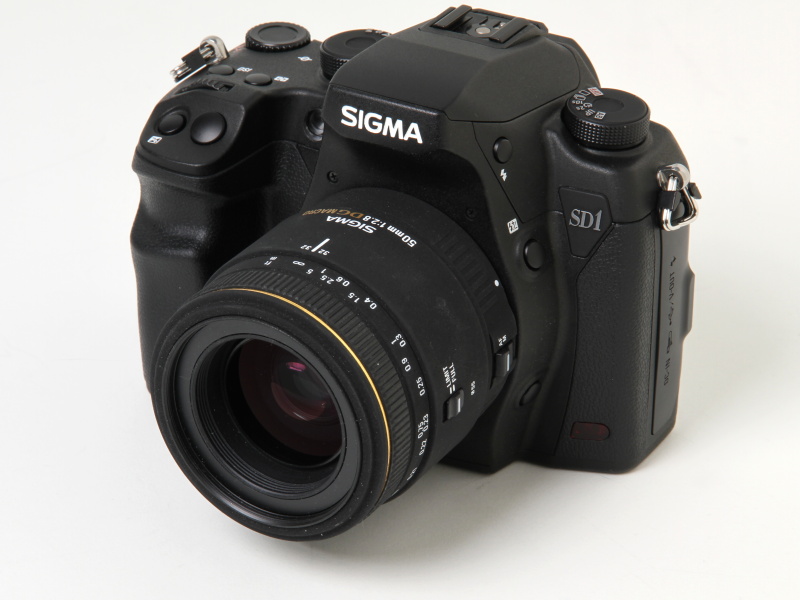 <b>Macro 50mm F2.8 EX DG</b>