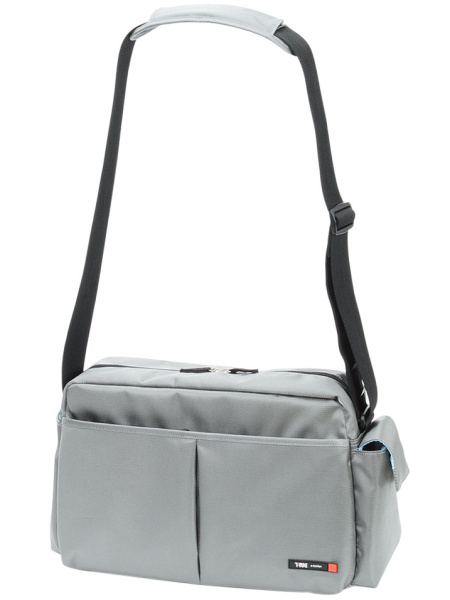 <b>ショルダーパッドは着脱式</b>