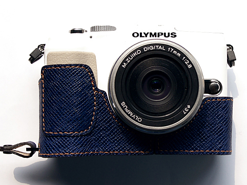 <b>ネイビーブルー</b>