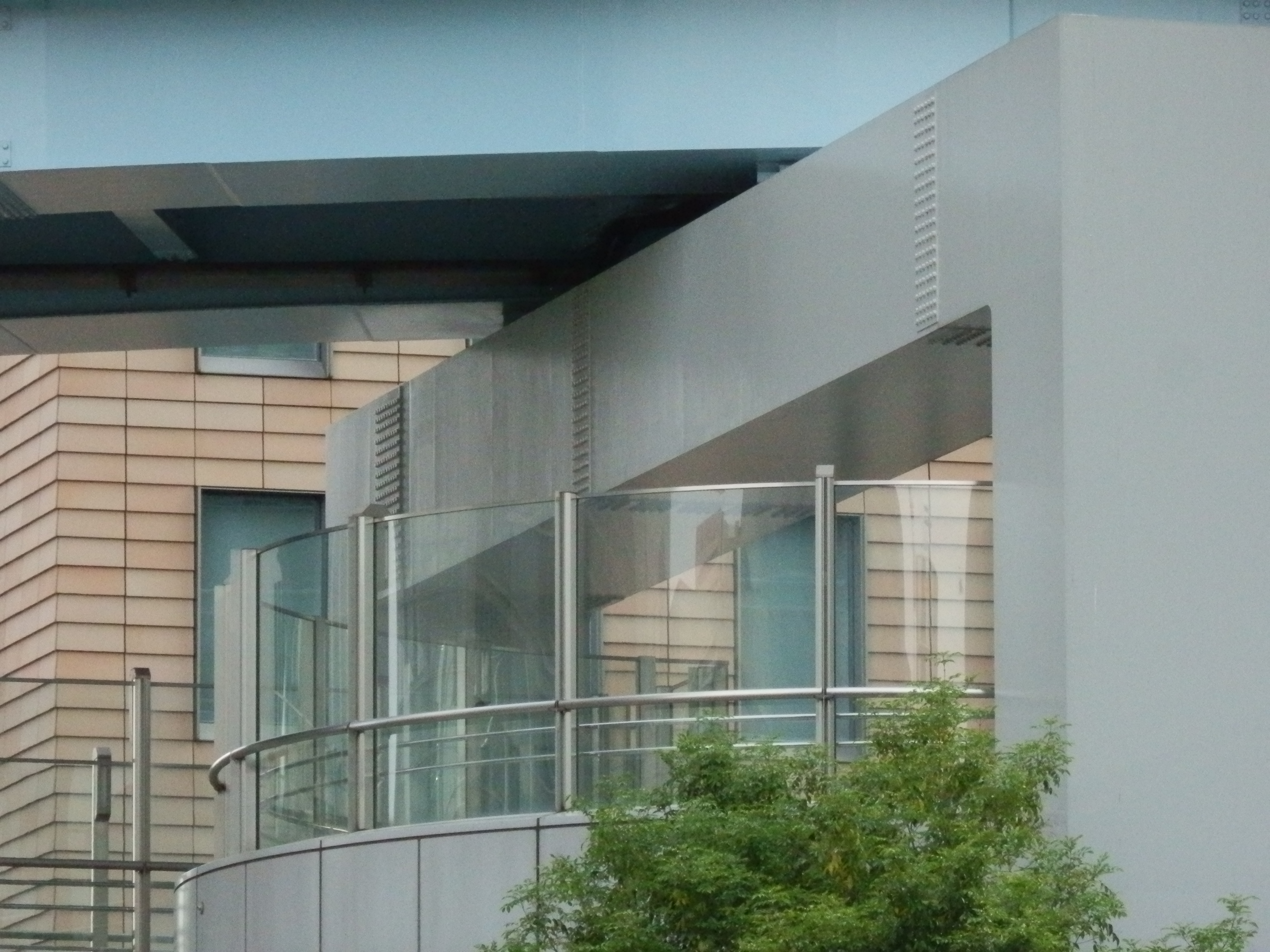 <b>ISO1600 / SZ-30MR / 約6.6MB / 4,608×3,456 / 1/1,000秒 / F6.2 / -0.3EV / WB:オート / 44.4mm</b>