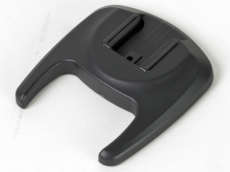 <b>今回から専用のスタンドが付属する。裏面には三脚穴が付く</b>