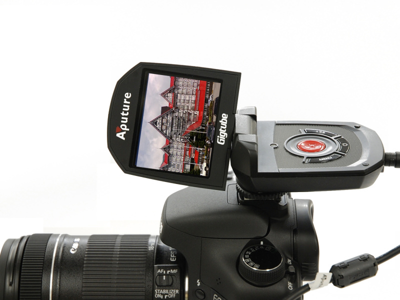 <b>液晶モニター部分は回転する</b>