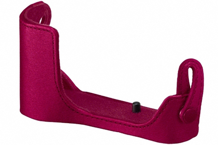 <b>同日発表のNEX-C3用ボディジャケット「LCS-EMB30」（ベリーピンク）</b>