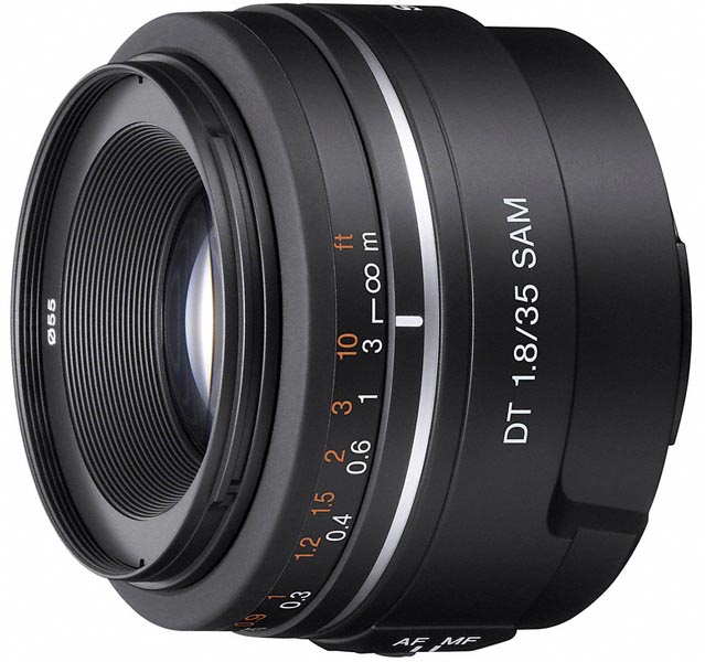 <b>DT 35mm F1.8 SAM</b>