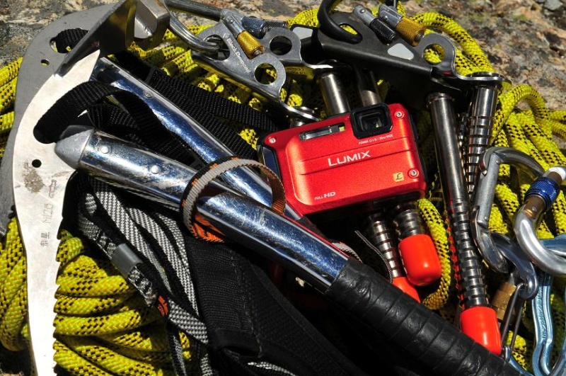 <b>LUMIX DMC-FT3</b>