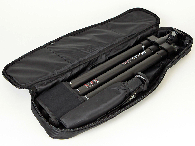 <b>オプションのセンタポール用収納スペースもある</b>