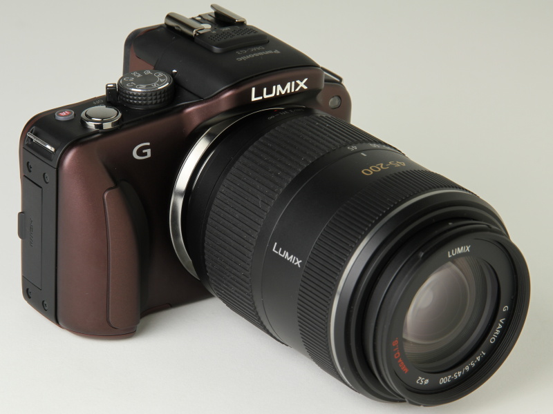 <b>LUMIX G VARIO 45-200mm F4-5.6 MEGA O.I.S.（ブラック鏡筒）</b>