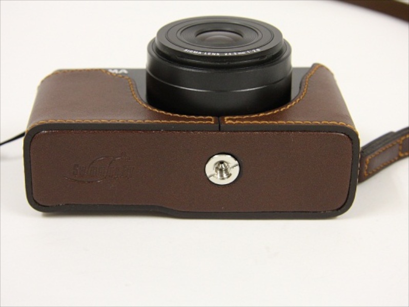 <b>三脚への装着にも対応する</b>